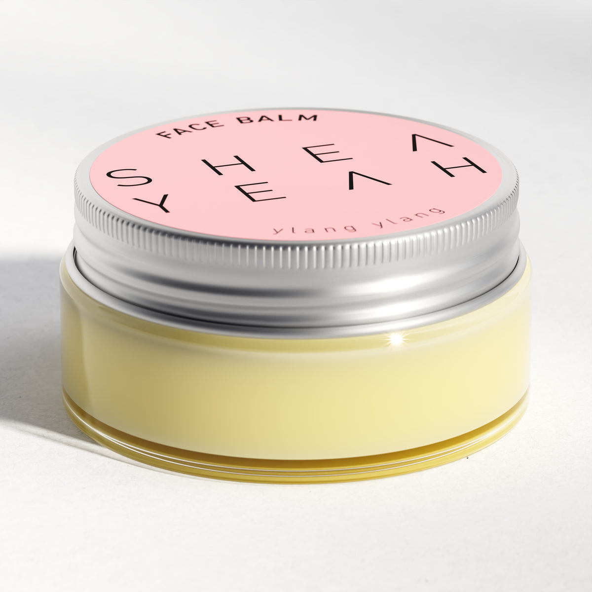 Shea Yeah Face Balm mit Ylang-Ylang-Duft im geschlossenen Glas, Naturkosmetik mit Sheabutter.
