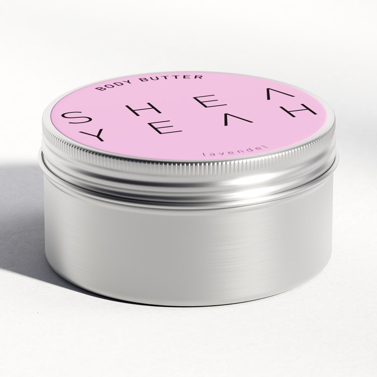 Shea Yeah Body Butter mit Lavendelduft in der geschlossenen Dose, Naturkosmetik mit Sheabutter.